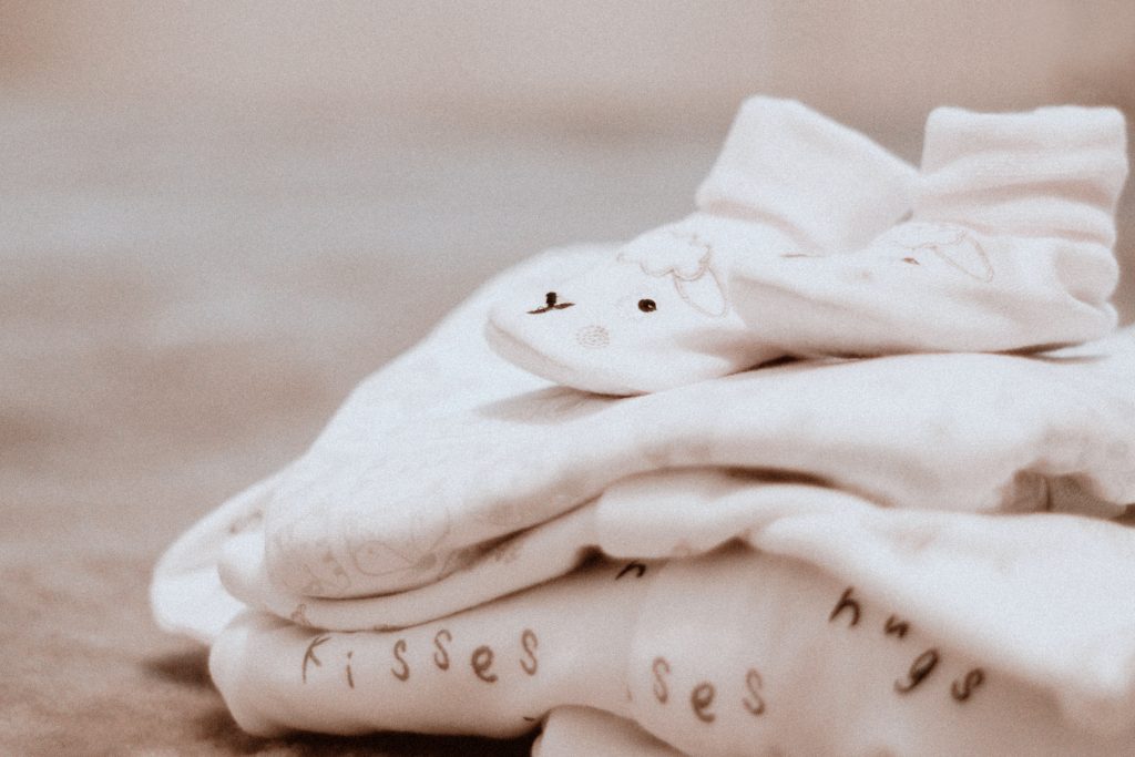 Cómo quitar las manchas de la ropa de bebé