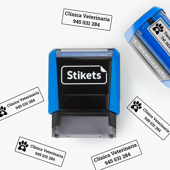 Sello automático pequeño con información de clínica