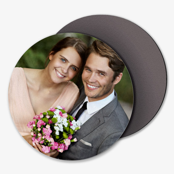 Imanes redondos de boda con distintos diseños personalizados
