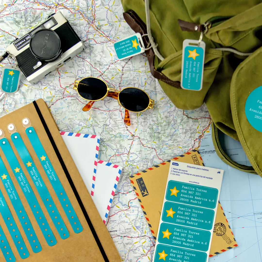 Pulseras identificativas incluidas en un pack para viajar en familia