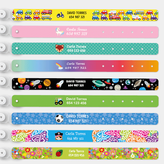 Detalle de los datos impresos en una pulsera identificativa infantil