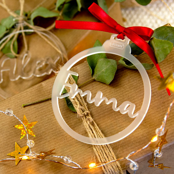 Adorno navideño de metacrilato personalizado con nombre