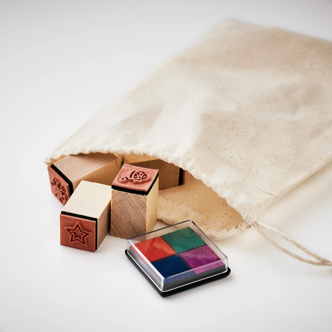 Sellos navideños de madera con tinteros de colores y bolsa