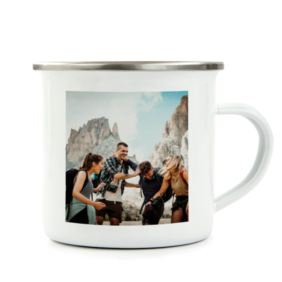 Taza vintage metálica personalizada con una foto y borde plateado